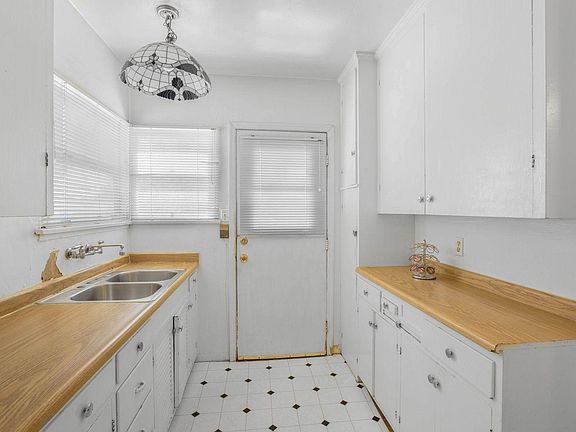 5th image of 475 Howard St