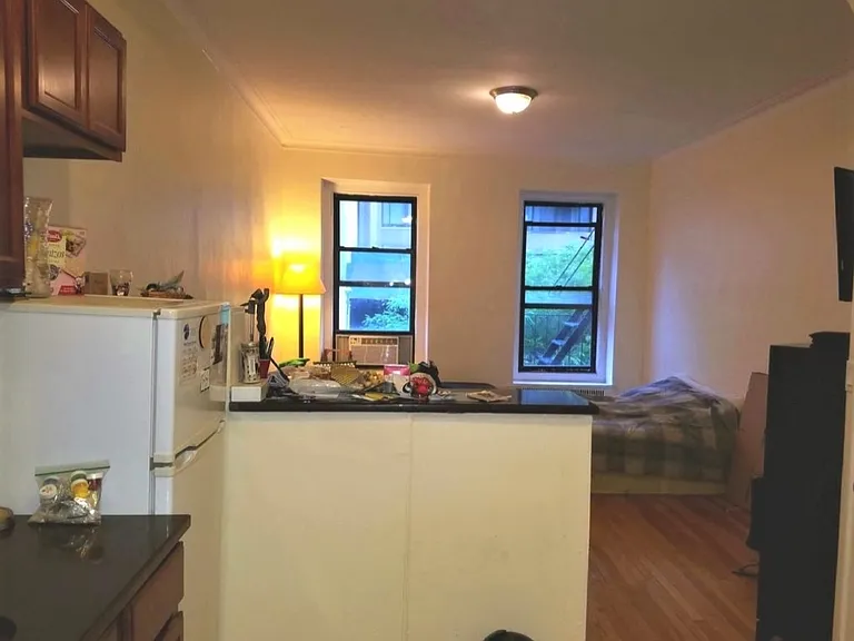 205 E 73rd St #12 — Photo 6