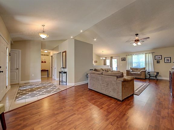 3rd image of 11352 Sheffield Ln