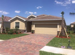 2406 Heydon Cir E, Naples, FL 34120