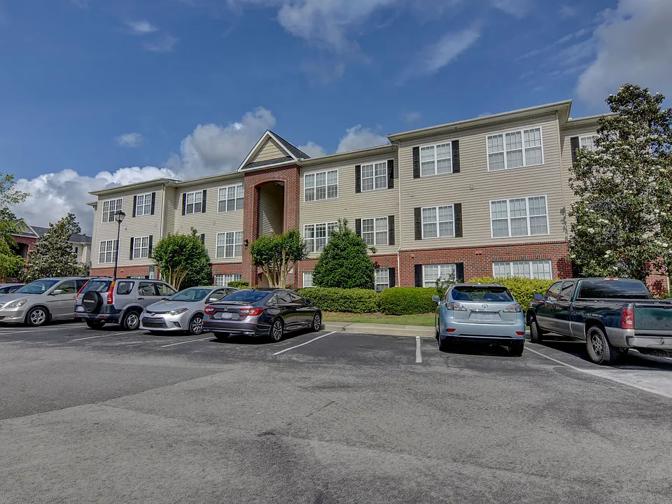 1521 Cadfel Ct #106