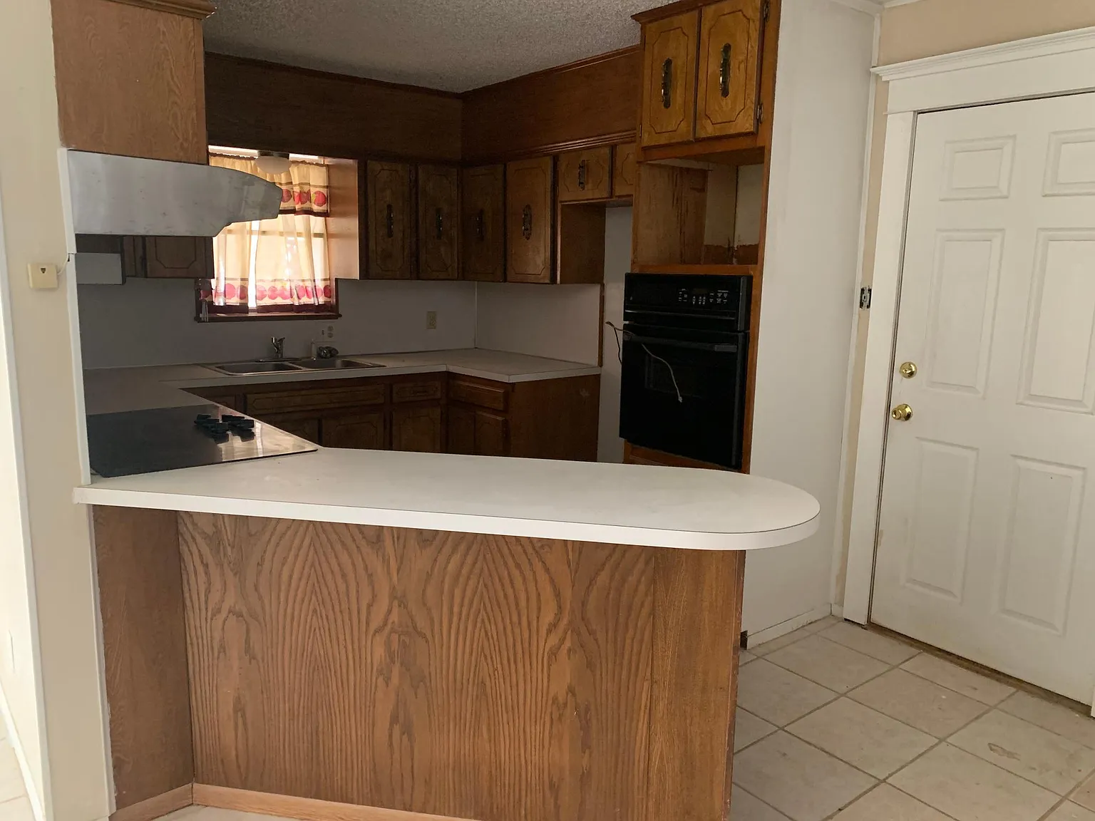 3 bed, 2076 sqft, $1,785 — Photo 3