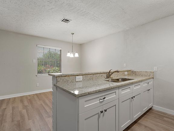 5th image of 4503 Werner St #43kkj8ppy