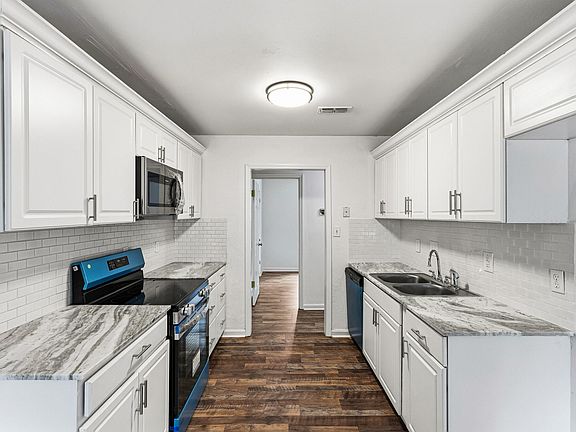 5th image of 2498 Carroll Dr