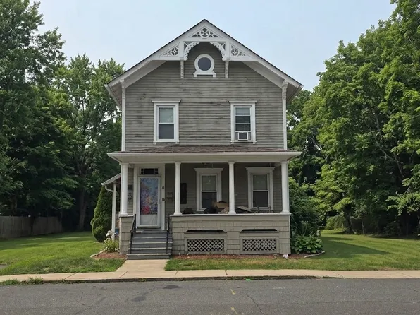8 Chestnut Street, Windsor Locks, CT 06096