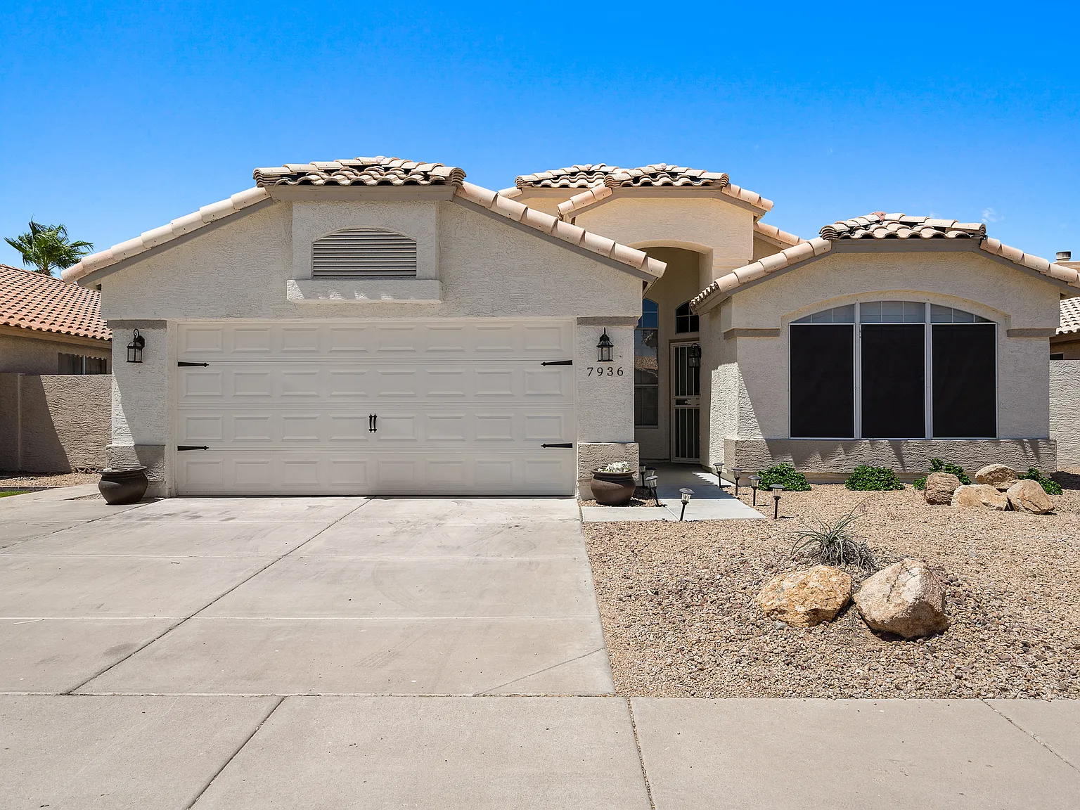 4 bed, 1968 sqft, $2,500 — Photo 1