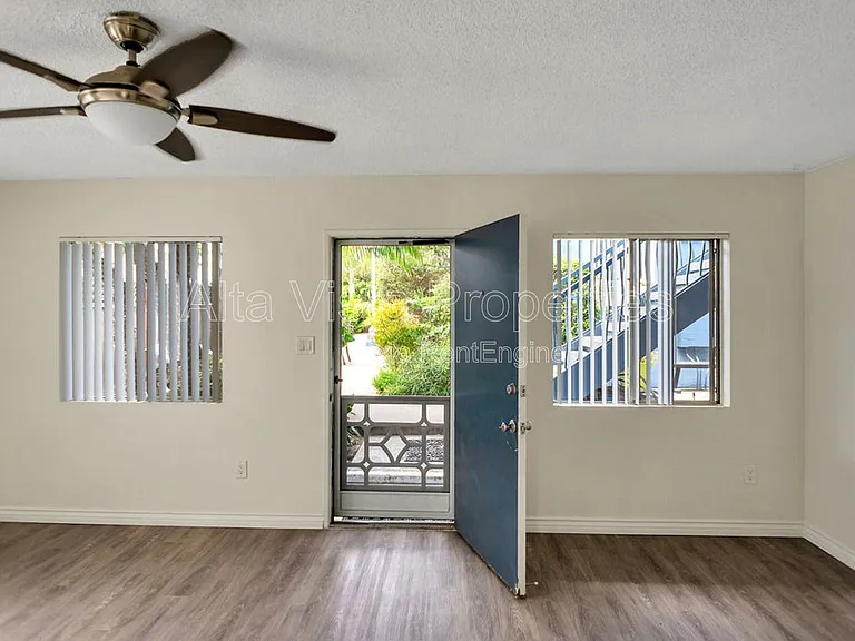 855 Emerald St #A — Photo 5