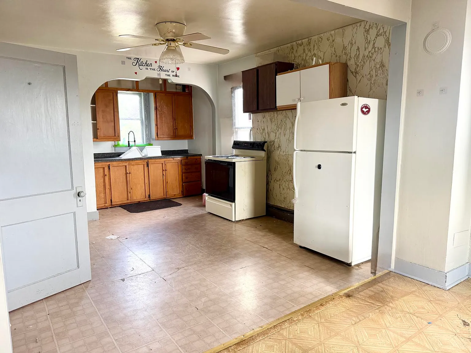 102 Caspian ave — Photo 4
