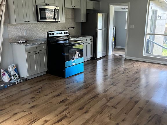 3rd image of 7637 Galveston Ave