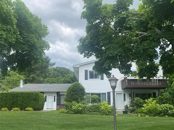 521 Quisset Ct #223, Warwick, RI 02886