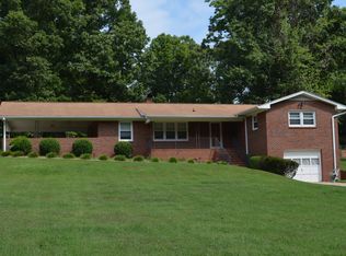 6200 Stanleyville Dr, Rural Hall, NC 27045