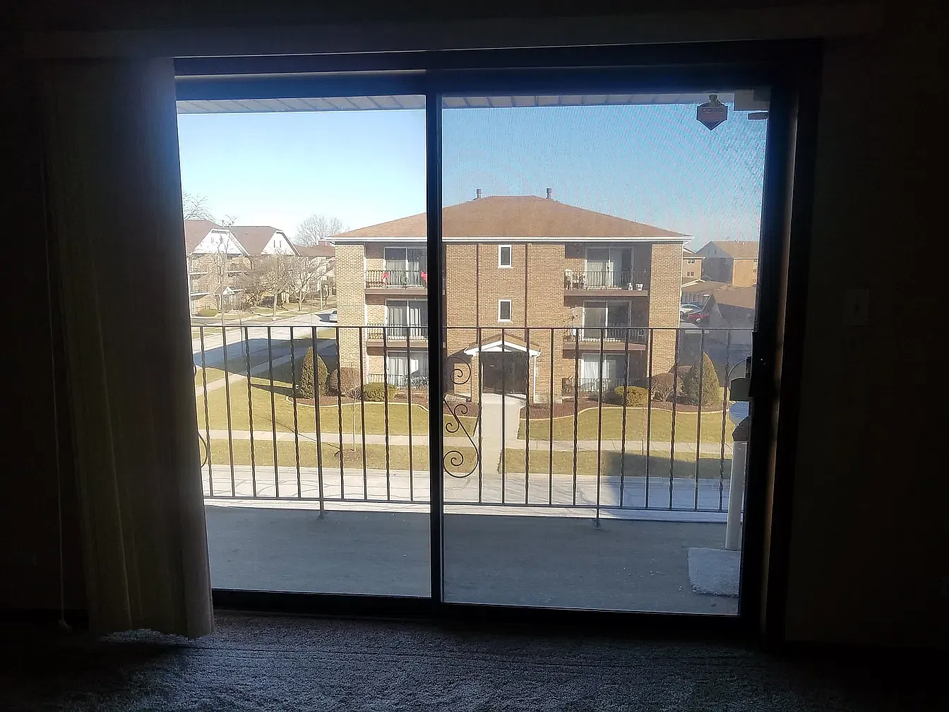 2 bed, 1000 sqft, $1,900 — Photo 2