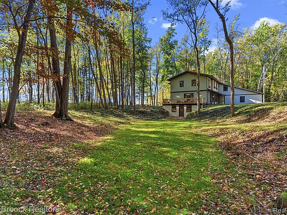4th image of 7692 Rossman Rd