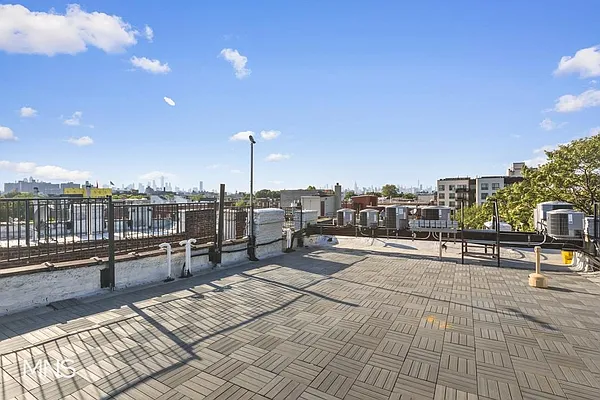 Rented by MNS | media 69