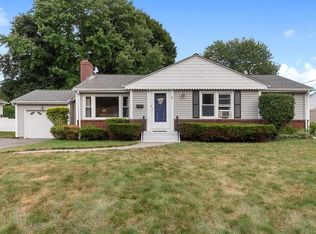 9 Gage Ln, Shrewsbury, MA 01545