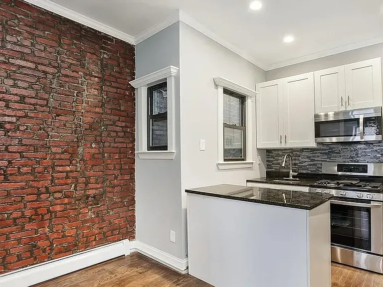 818 10th Ave #4B — Photo 1