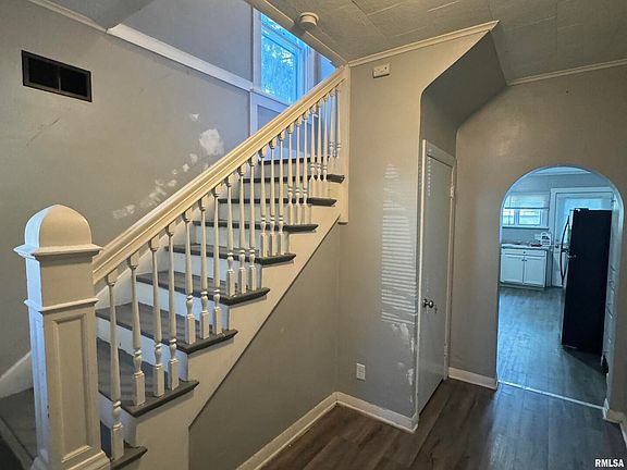 2nd image of 1005 E 15th St