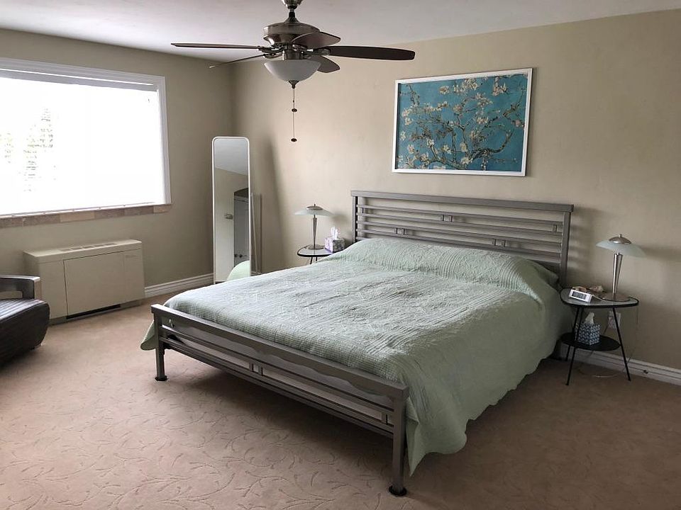 Very spacious bedroom with King size bed