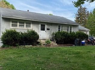 1821 Valley Dr, Syracuse, NY 13207