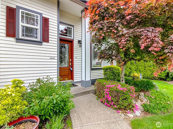 2nd image of 9621 148th Street Ct E