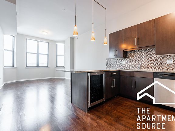 2nd image of 1464 S Michigan Ave APT 1507
