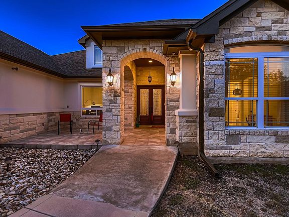 4th image of 124 Gabriel Vis E