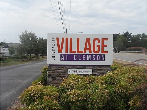 142B University Village Dr Photo 1