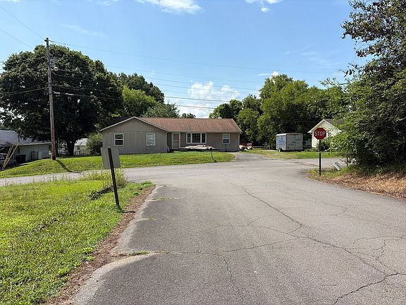 5th image of 100 Crestview Ave