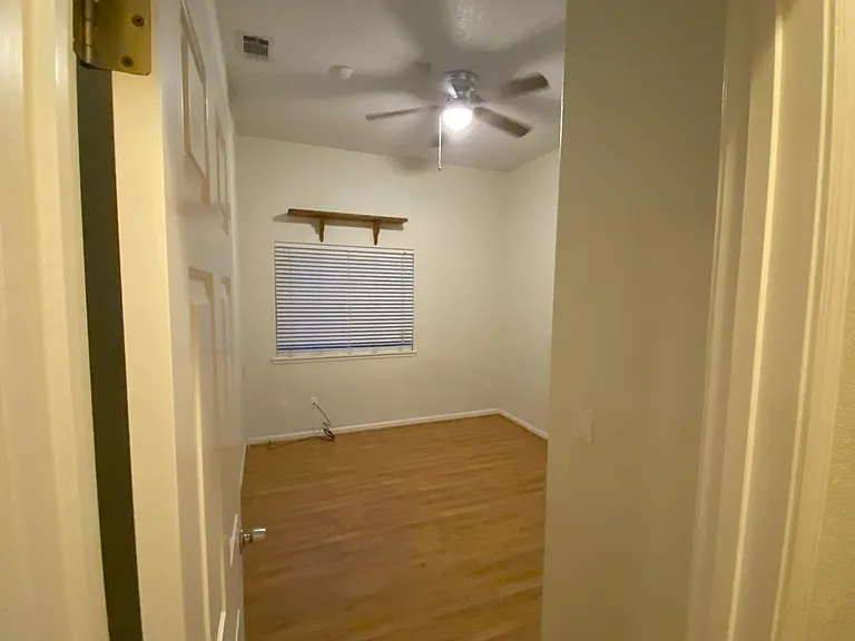 1806 Augusta Ln — Photo 6