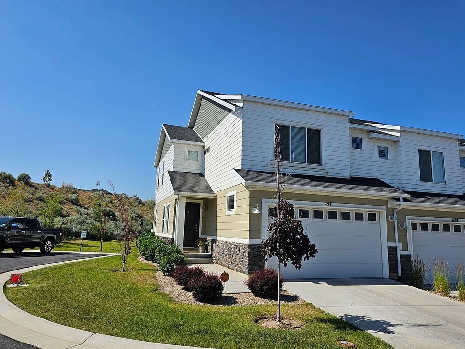 1st image of 671 W Gallant Dr