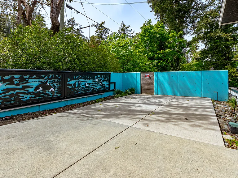 Cordova Bay Rd — Photo 63
