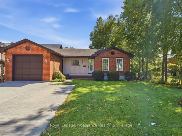 224 Dundas St W, Greater Napanee, ON K7R 2A8