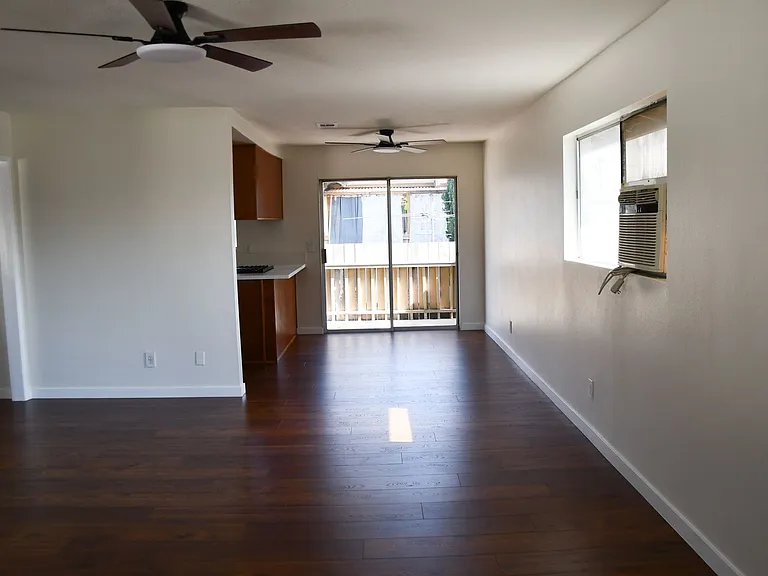 12071 Laguna St — Photo 1