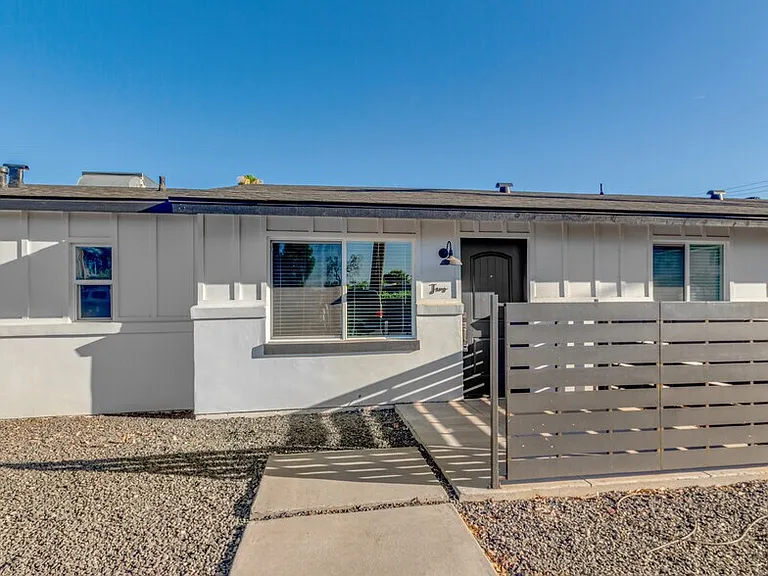 3405 E Pinchot Ave #4 — Photo 1