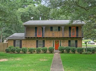 9520 Baird Rd, Shreveport, LA 71118