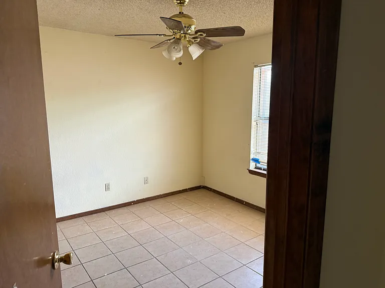 8615 Chinchilla Ln — Photo 10