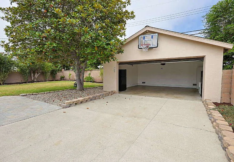 12581 Foster Rd — Photo 29