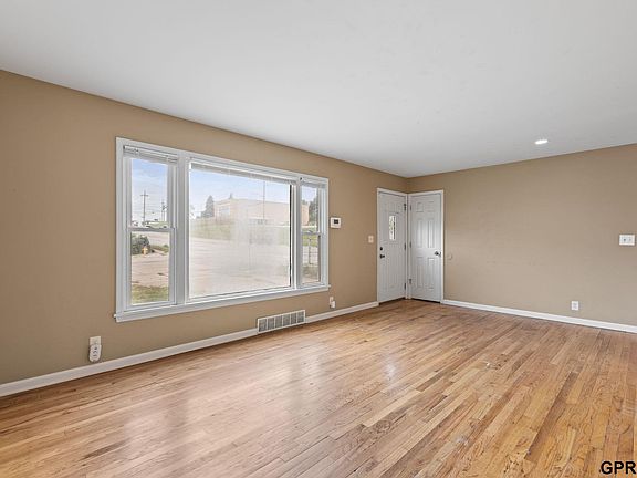4th image of 4333 N 55th St