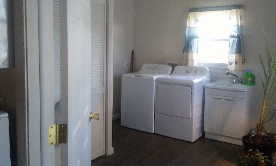 1st image of 307 S Main St