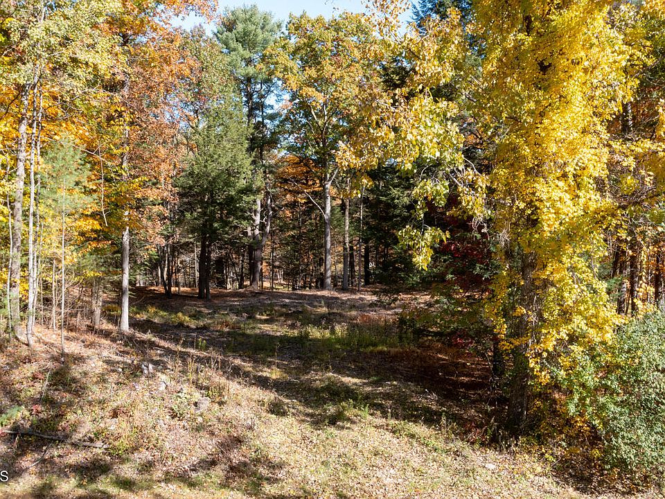 18 Autumn Ln, West Sand Lake, NY 12196 MLS 202228996 Zillow