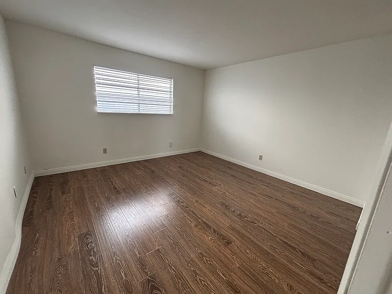 5810 W Olympic Blvd #105 — Photo 8