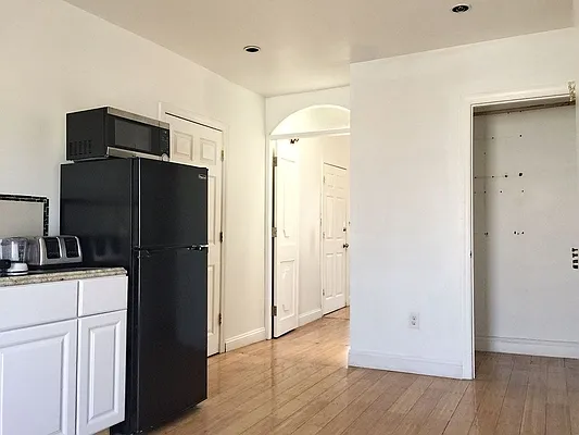 Rented by Avenues Real Estate | media 2