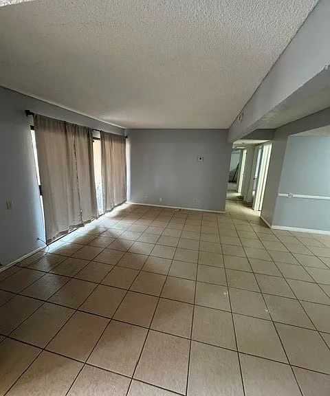 1400 W Edgehill Rd #11 — Photo 3