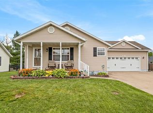 9927 Debentroy St, Lebanon, IL 62254