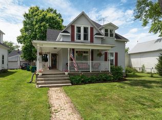 102 E Peterson St, Otterbein, IN 47970