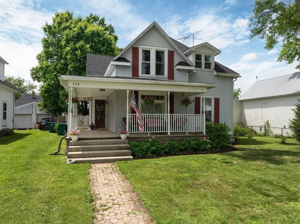 102 E Peterson St, Otterbein, IN 47970