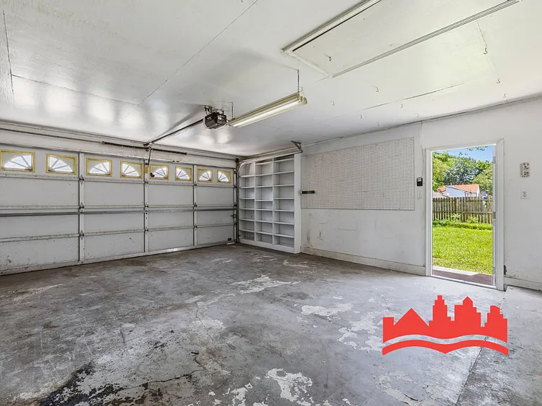 7243 Newling Ln — Photo 37