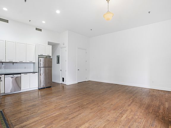 4th image of 240 Lenox Ave #1