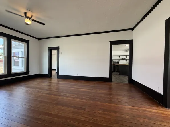 401 E Twin Springs St, Siloam Springs, AR