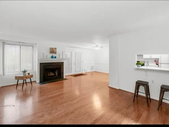 1111 Castle Harbor Pl #1A, Glen Burnie, MD 21060